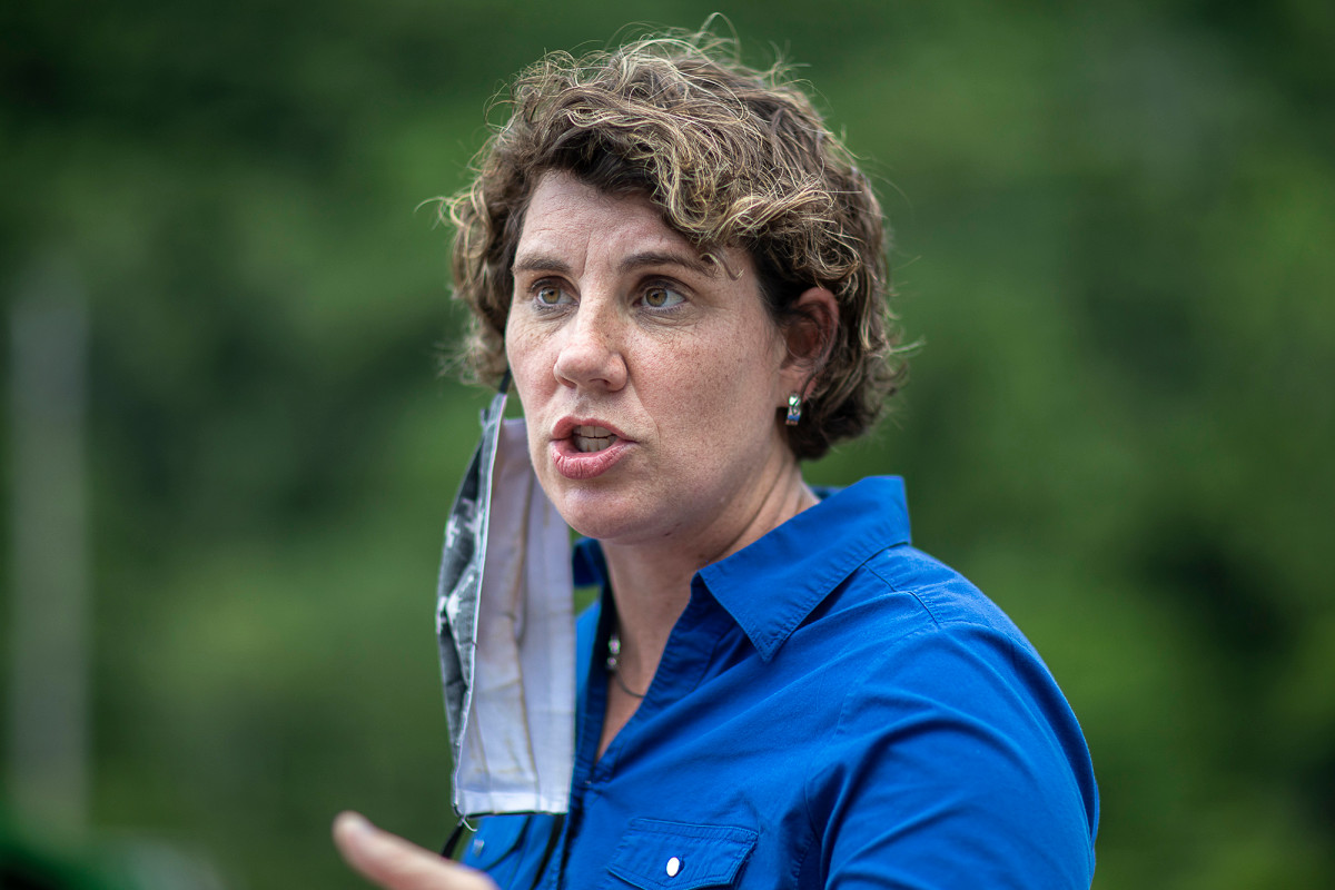 Amy McGrath narrowly beats Charles Booker in Kentucky primary