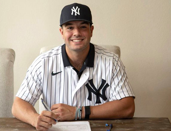 Austin Wells is in the fold: 'Officially a Yankee!'