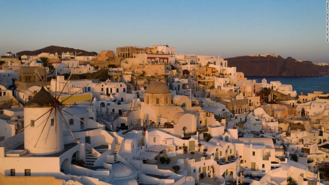 What happened on Santorini when the tourism 'machine' stopped