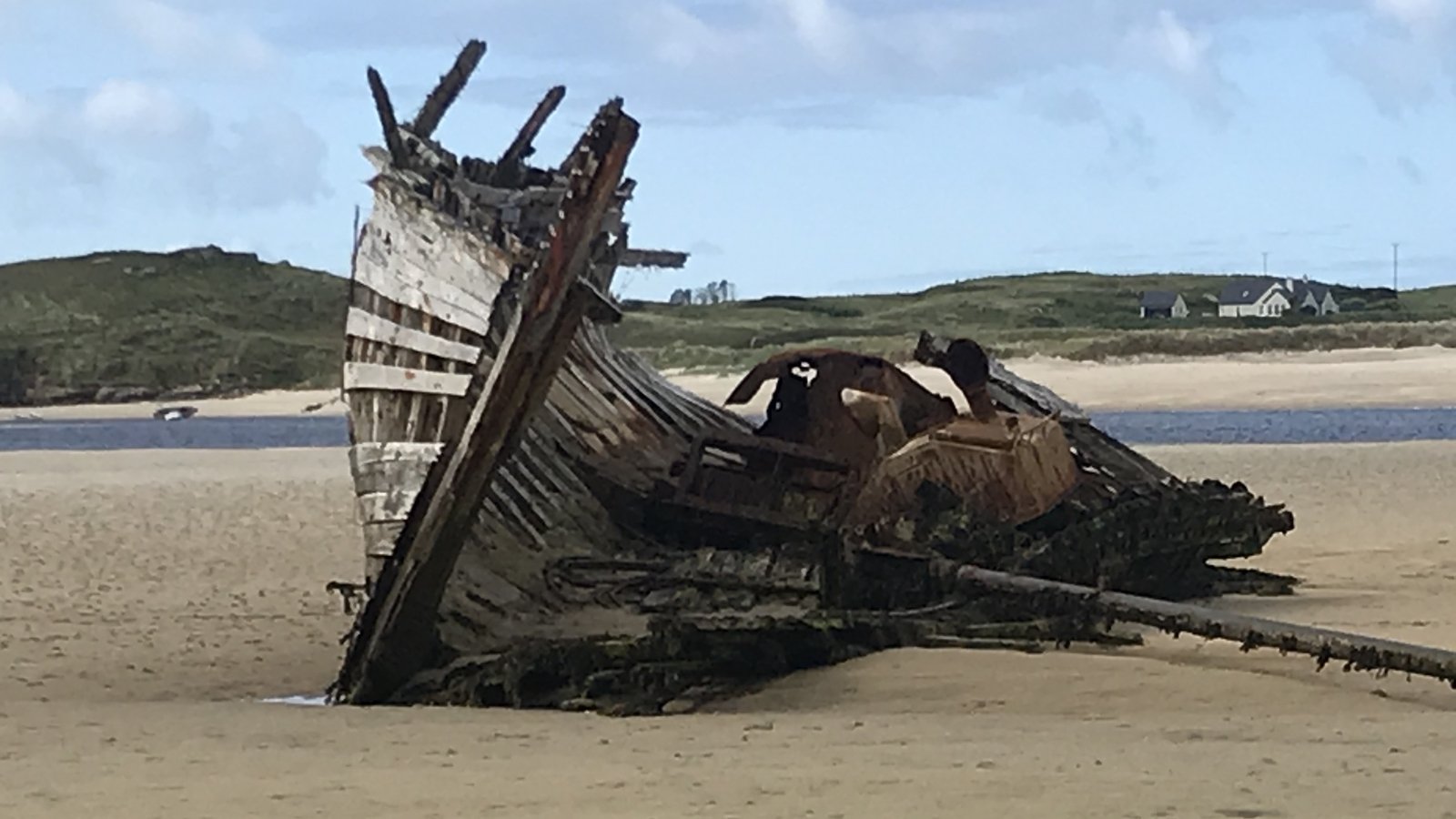 Donegal locals making waves to save iconic fishing boat