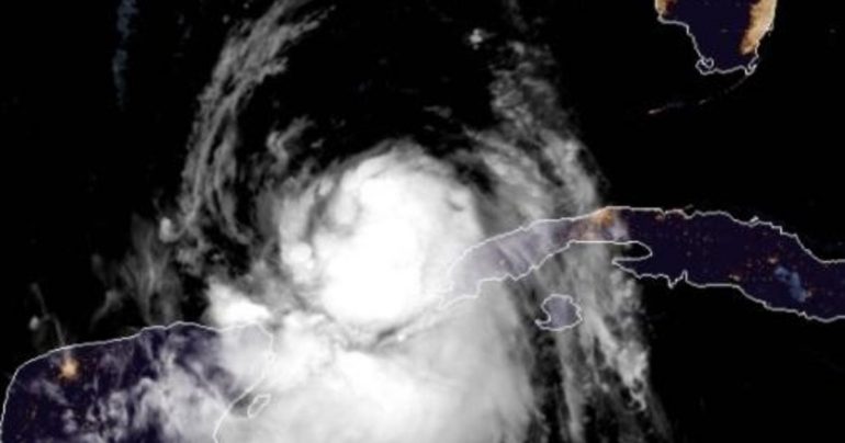 Hurricane Laura takes aim at Gulf Coast
