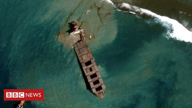 Mauritius oil spill: Satellite images show removal operation