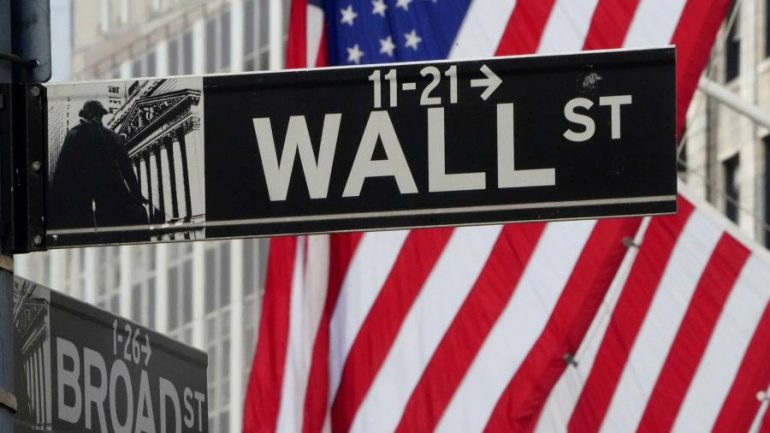 US stocks hit record high after rebound from March low