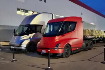 Bill Gates says Tesla semi and electric planes will never work and he is wrong