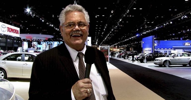 Iconic suburban auto dealer Bob Rohmann has died