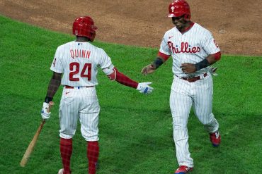 Phillies' offense does it again as Spencer Howard earns first career win