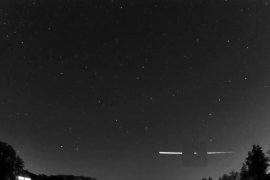 Rare 'Earthgrasser' meteorite returns Earth's atmosphere to space - RT World News