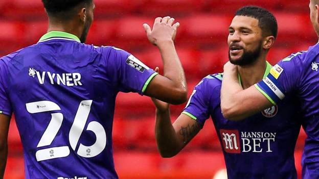 Nottingham Forest 1-2 Bristol City: Robins' Daniel Bentley wins