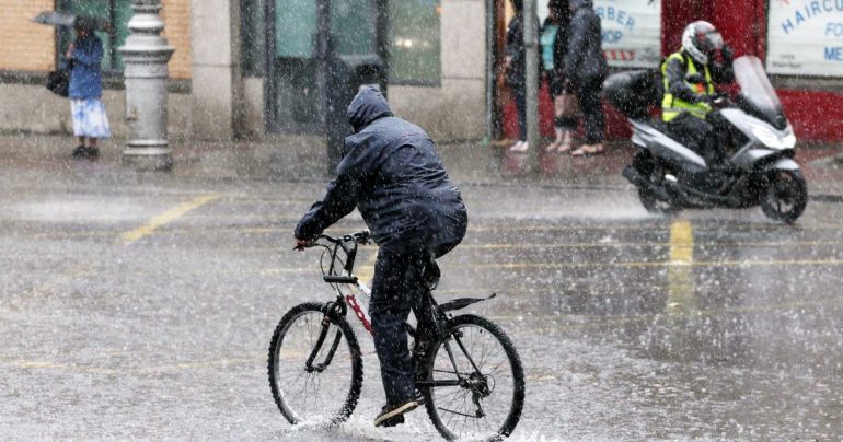 Ireland weather: Met Iran issues multiple warnings of 43 hours of dire conditions to devastate the country