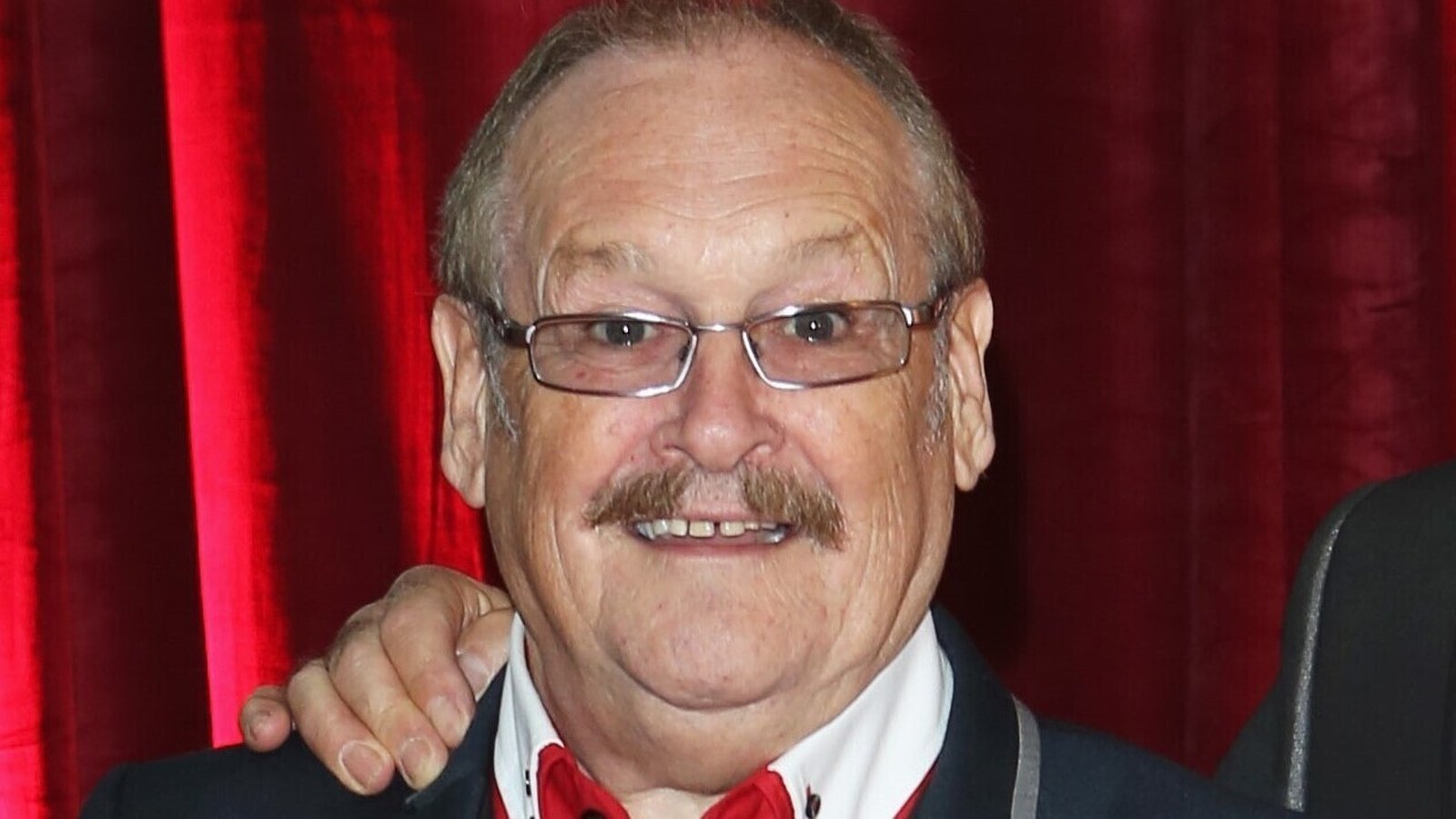 Comic Bobby Ball dies at 76 after being diagnosed with Kovid-19

