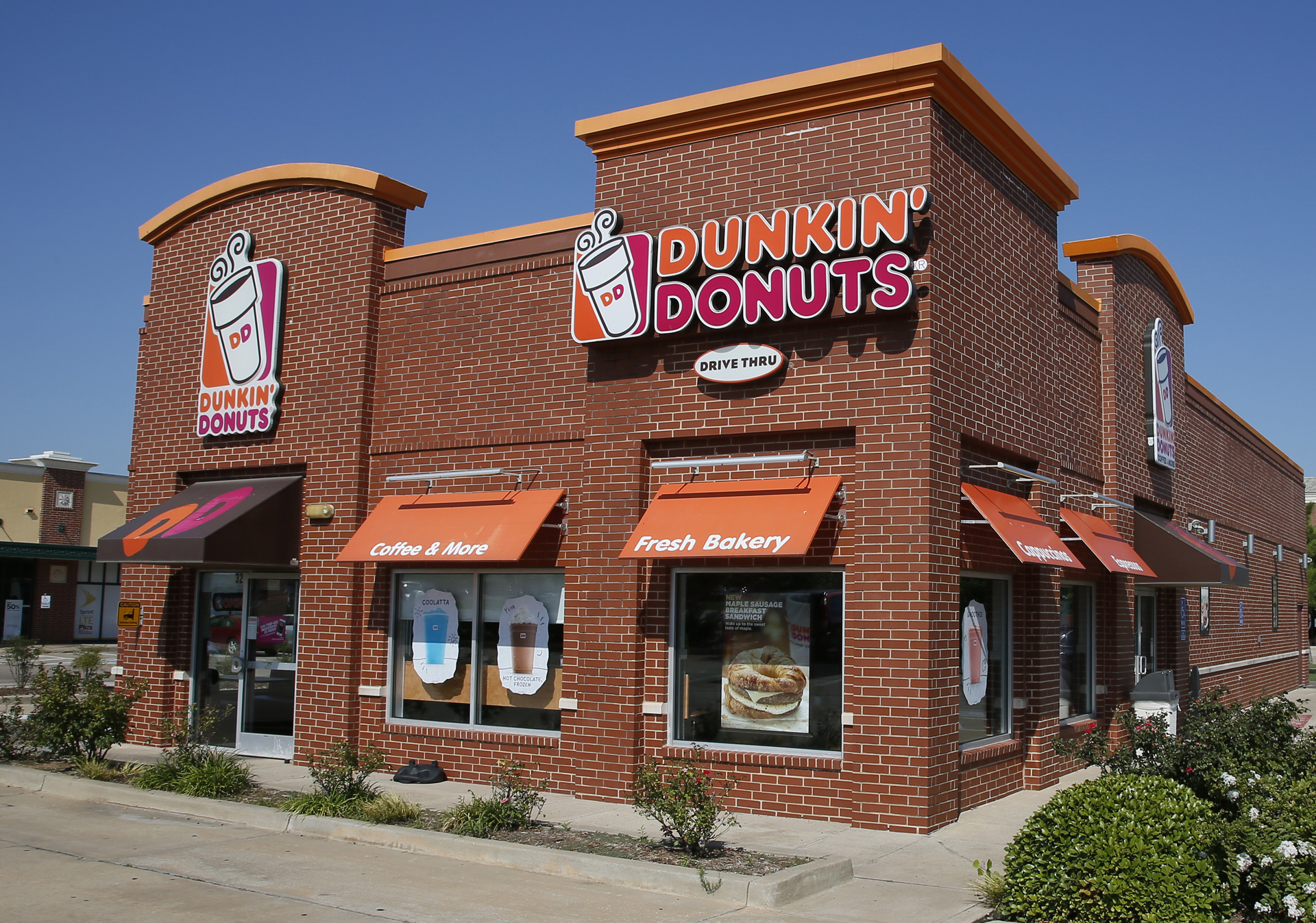 Dunkin's brands will go private in the 76 8.76b deal with the RB owner

