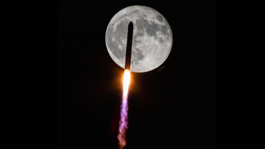 Rocket flying over the moon was captured, in the early decades

