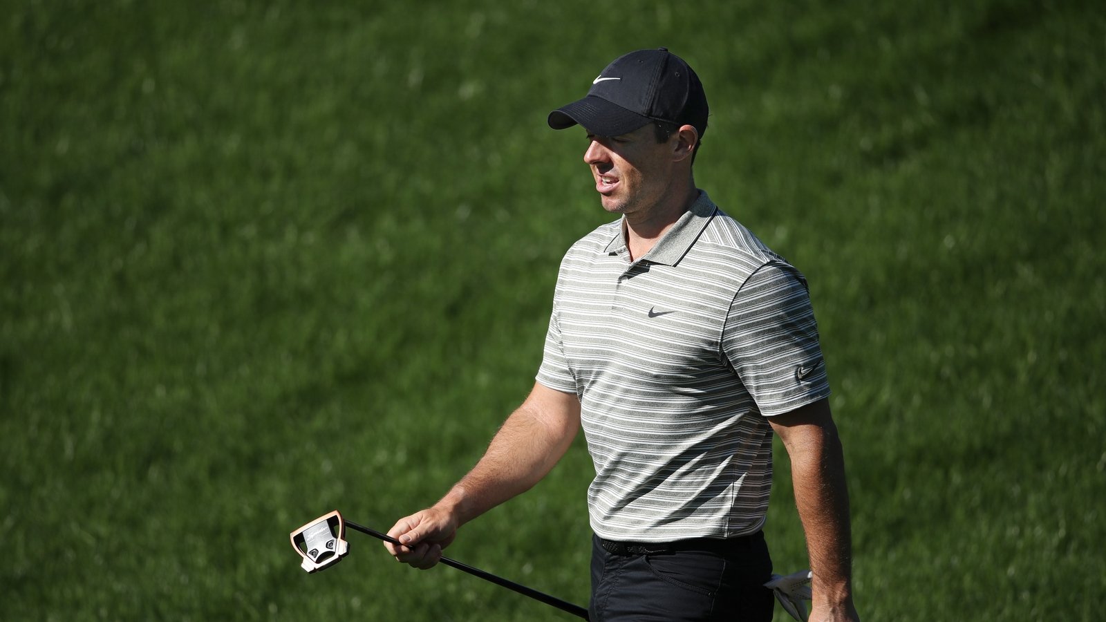 Seven shots by leader Henley after 66 in Vegas McIlroy

