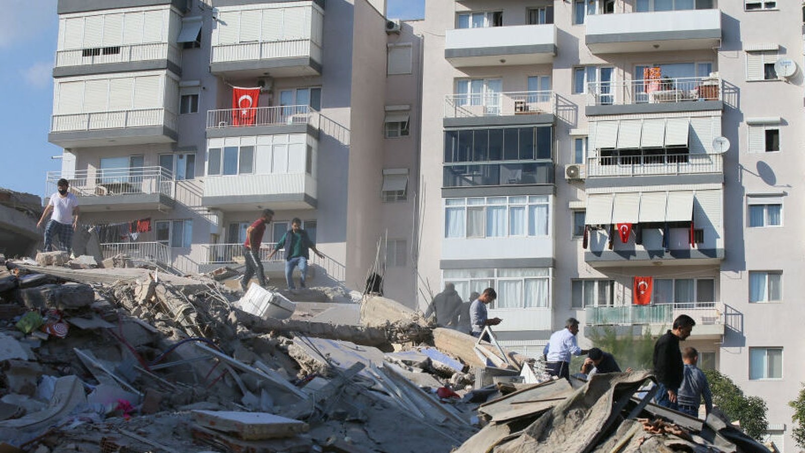 The quake killed at least six people and injured 120 in Turkey and Greece

