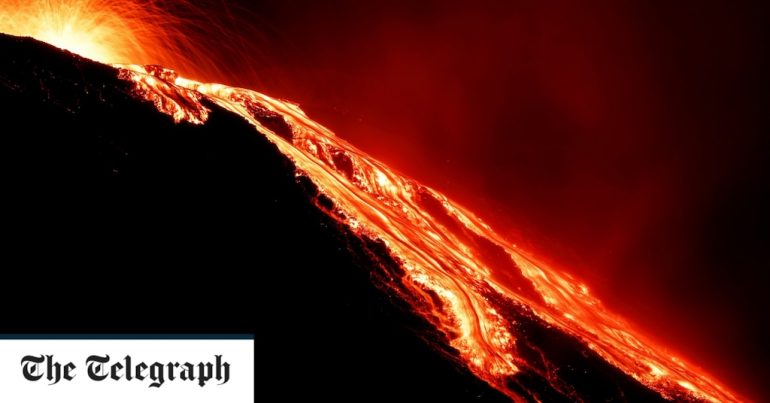 Astronomers discover extreme rocky planet with lava seas and 3,000 miles of wind