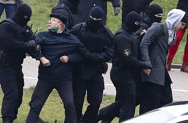 Human rights group says more than 500 people have been arrested in Belarus following protests