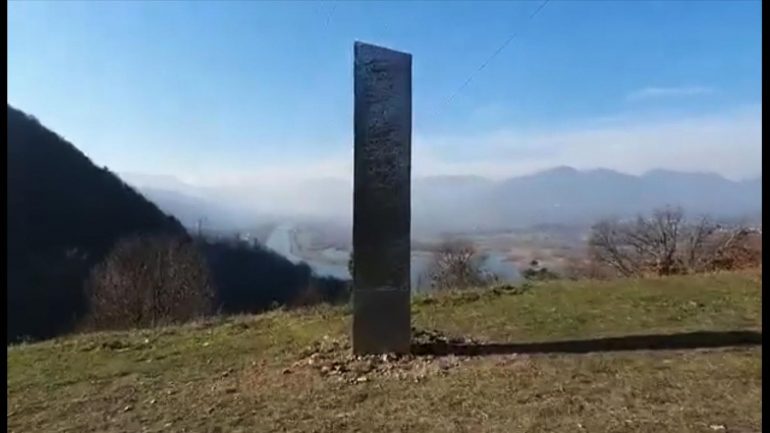 The monolith has appeared in Romania. Pic: Ziar Piatra Neamt
