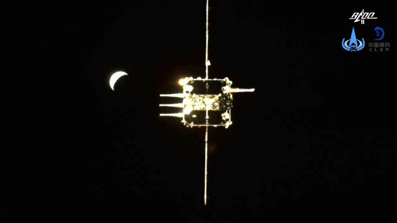 Chang'e-5 Ascending Docks with Orbital Module in Lunar Orbit

