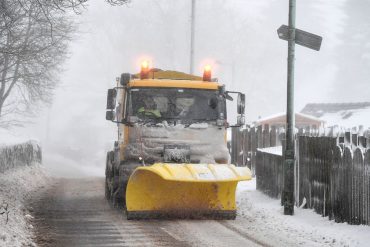 Lanarkshire Snow Troubles: Roads get blocked and school starts late