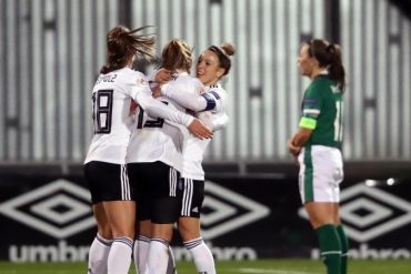 Soccer - European Championship Qualification - DFB women beat Ireland at the end of the sport