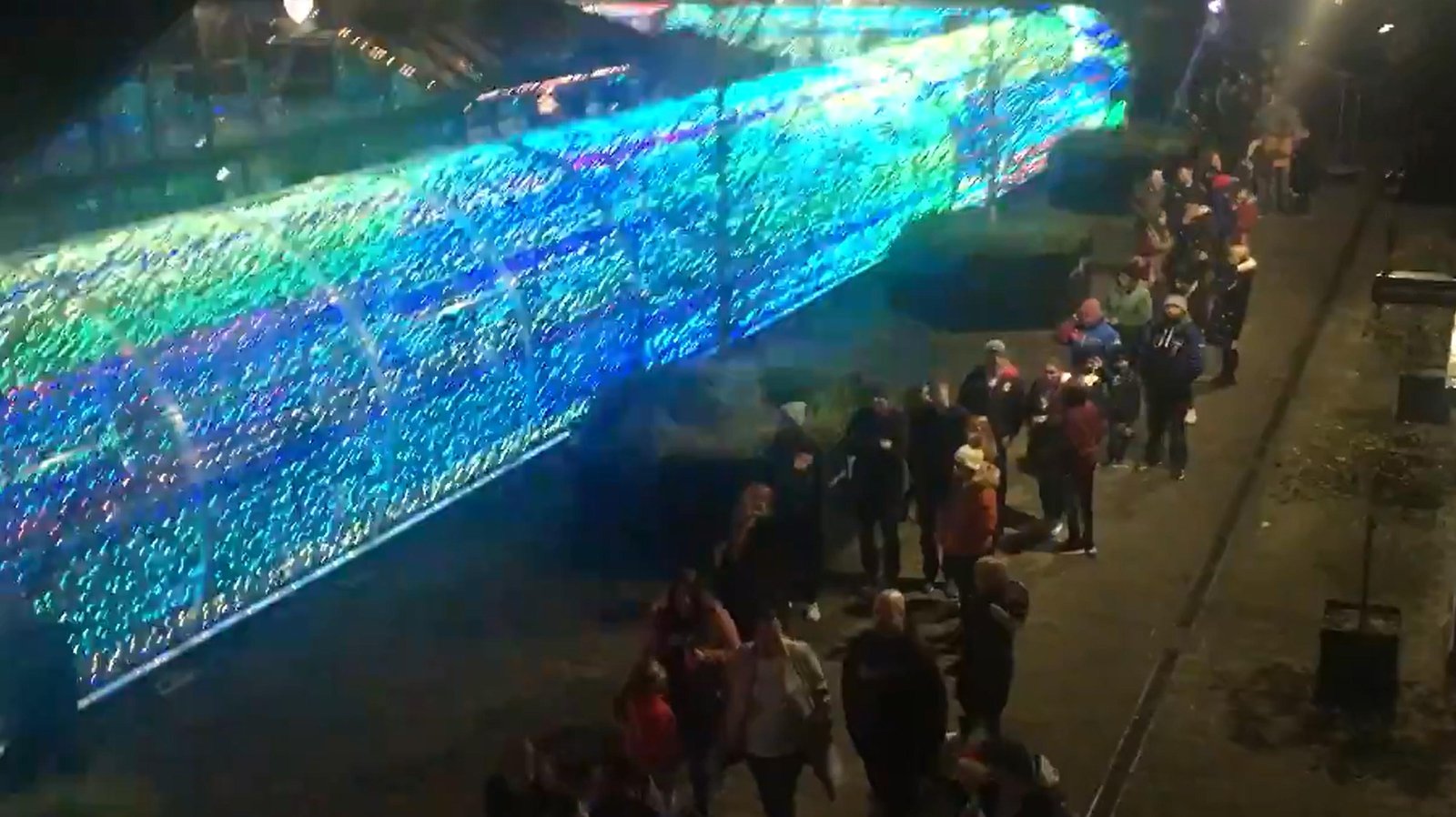 The NI Christmas light show suspended a large crowd


