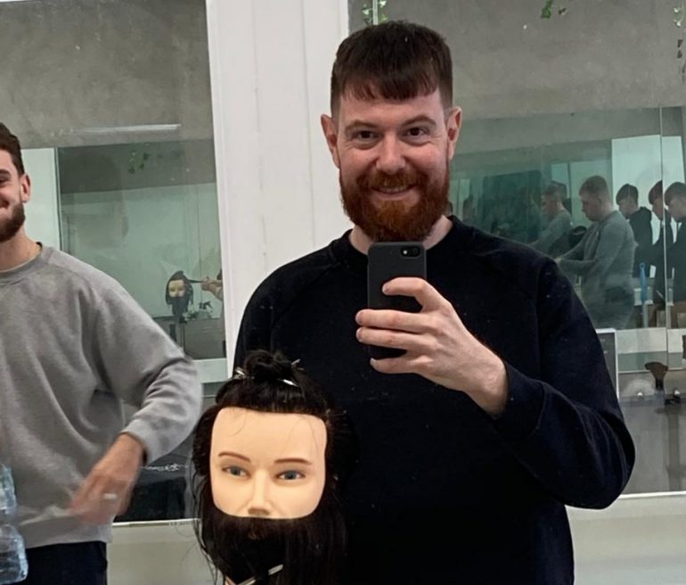 Overseas Spoletini: Stefano Cicarini at the School of 'Beard and Hair' in Green Ireland |  Two world news