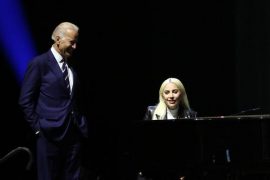Joe Biden, encore vice-président, et Lady Gaga à Las Vegas en avril 2016.