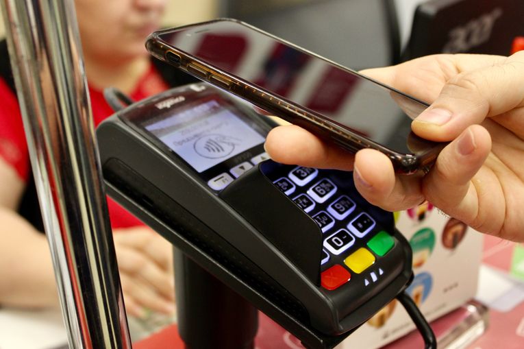 Apple Pay, who can use the service