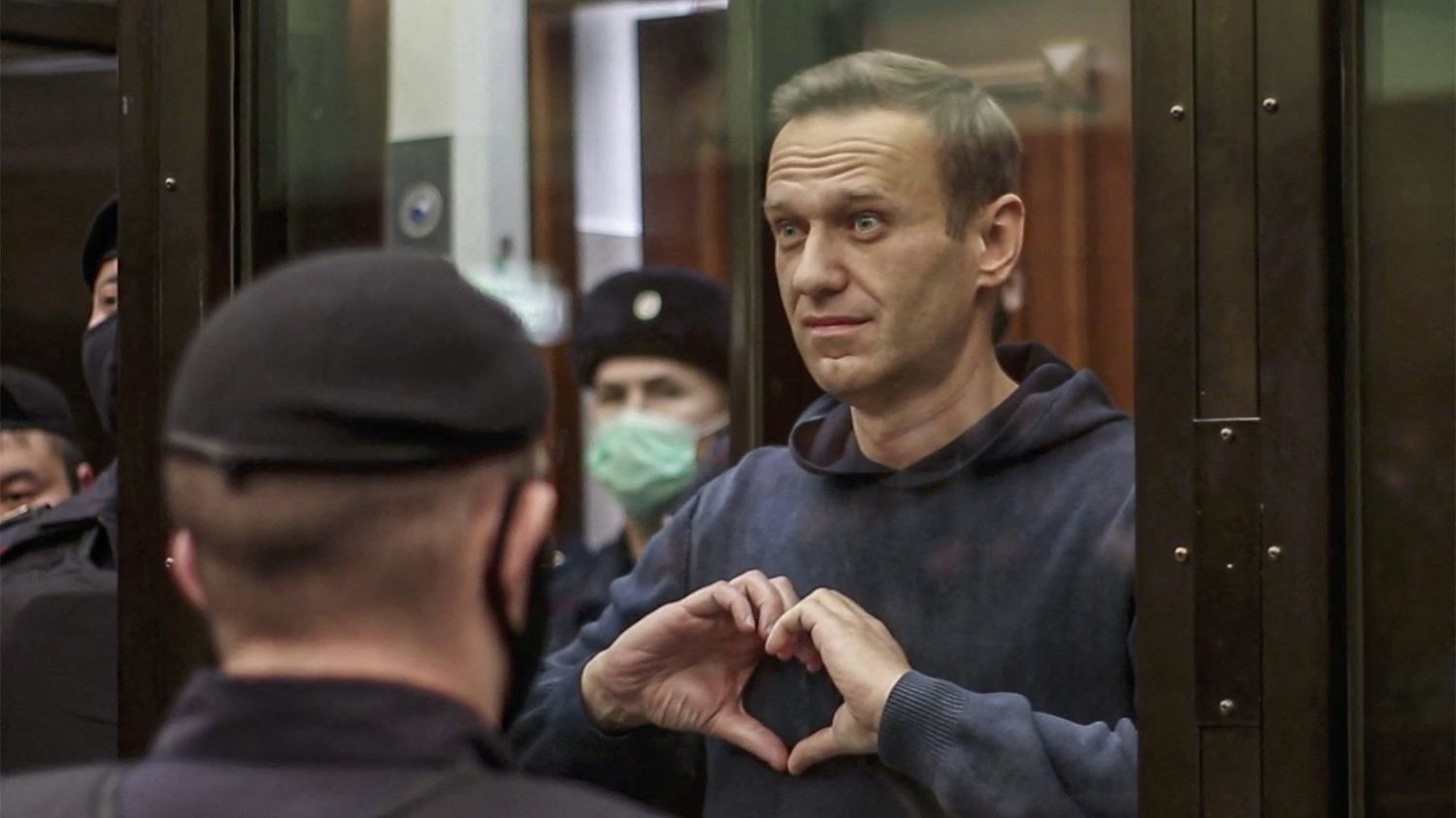 With Alexei Navalny, opposition “rises,” “fears are changing sides,” says one researcher

