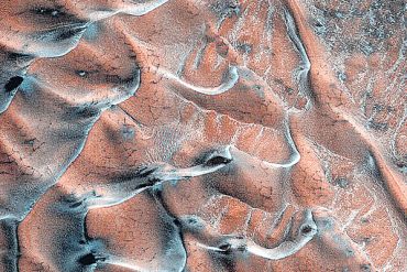 Mars Recognition Orbiter Shocking image of IC Sand Dunes on Mars