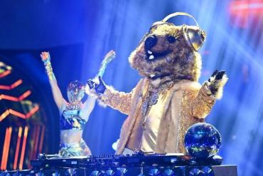 "Masked Singer": This dress is exposed!