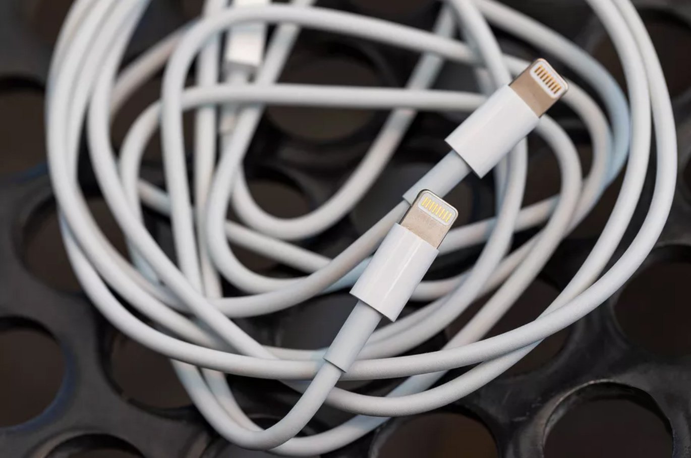 Ming-Chi Kuo: Apple says no to iPhone with USB-C port in the near future - iPhone

