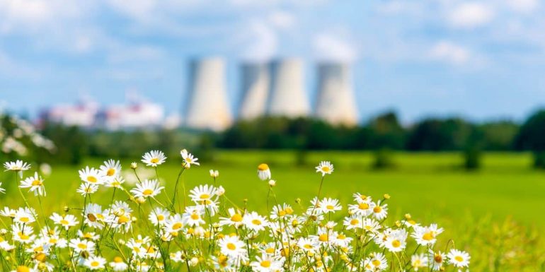 Inclusion du gaz naturel et du nucléaire dans la "taxonomie verte" : Bruxelles procrastine sa décision
