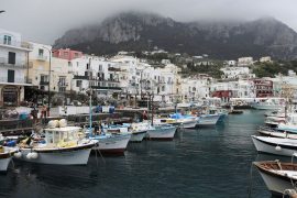 La Marina Grande, port principal de l'île de Capri.