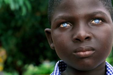 New scientific studies claim that the Irish ancestors were black with blue eyes
