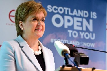 The SNP has won the Scottish elections for the fourth time in a row.  Sturgeon: "Nothing justifies a 'no' to the independence referendum"