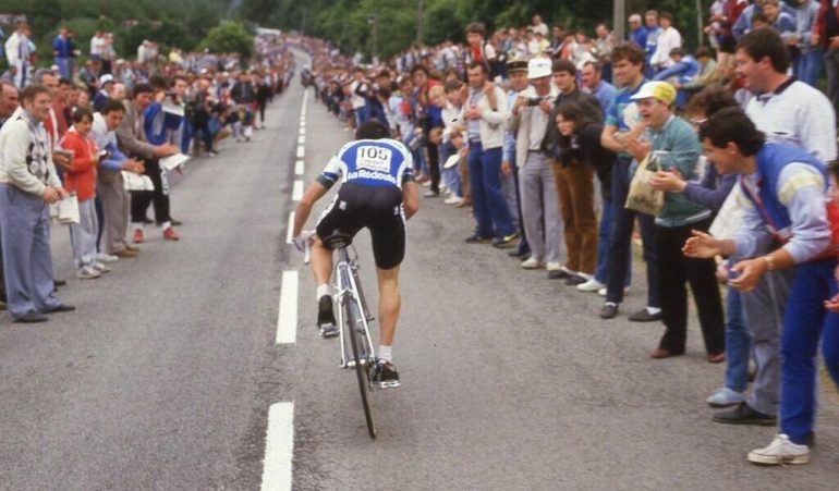 When the Tour de France leaves Brittany: 1985 Plumelec congratulates Bernard Hinolt.  Sports