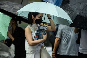 In Hong Kong, the "Apple Daily" farewell, the opposition newspaper was closed by the authorities