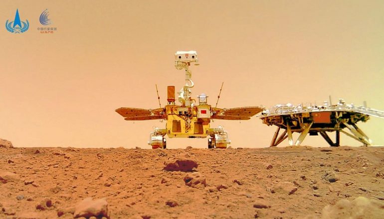 Il primo selfie "spaziale" arriva da Marte: la foto del rover cinese