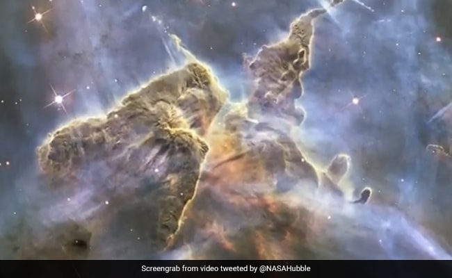 NASA ने टेलिस्कोप में कैद किया ब्रह्मांड का अद्भुत नजारा, देखकर आंखों पर नहीं होगा यकीन - देखें Video