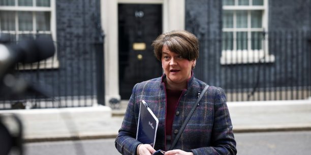 Irlande du nord: demission officielle de la premiere ministre foster[reuters.com]