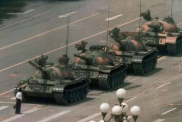 The photo of the protester in front of the Tiananmen tanks has disappeared from Bing