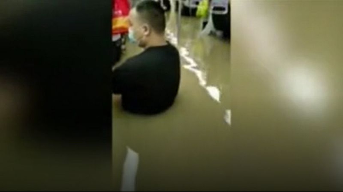   China floods: Passengers tell how subway floods killed 12 |  The world

