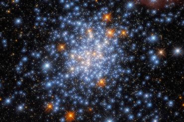 Cosmic diamonds.  Scientists discover one of the most beautiful star clusters (video)