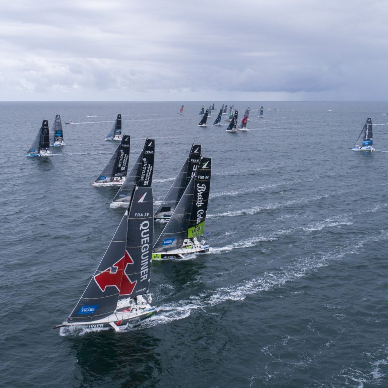 34 sailors at the beginning of the 52nd edition