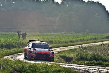 At the end of the second day, Thierry Newville (Hyundai) was still ahead