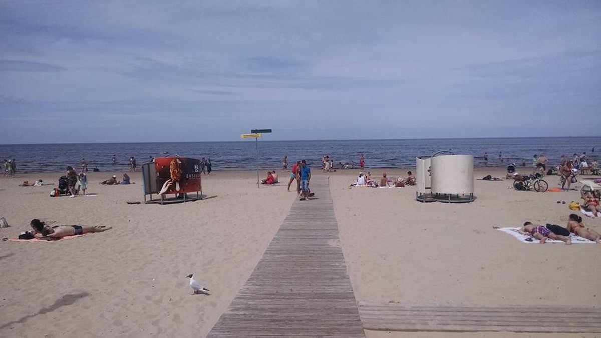   Latvia has a beach: Latvians play volleyball Soviet dictators visit the Baltic Sea city of Jurmala on vacation |  The world

