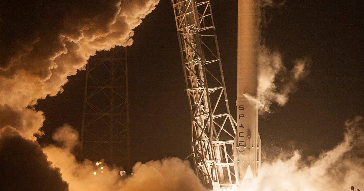   SpaceX launches Dragon Capsule with supplies for ISS  The Falcon 9 landed on the ship


