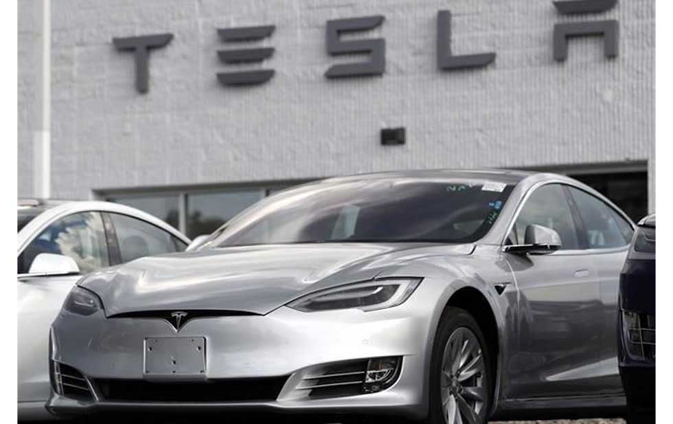 Tesla's autopilot, explore America again

