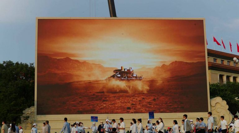 The Chinese soldiers on Mars Rover go to work after completing the initial program